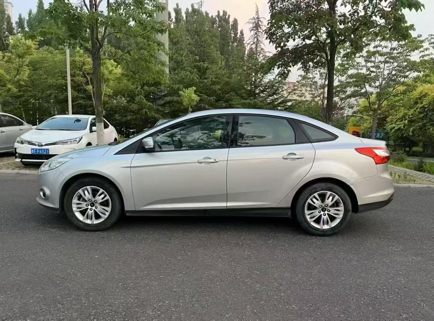 Ford Focus ST 2014 thumb 11