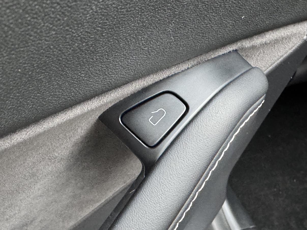 Tesla Model Y 2022 thumb 8