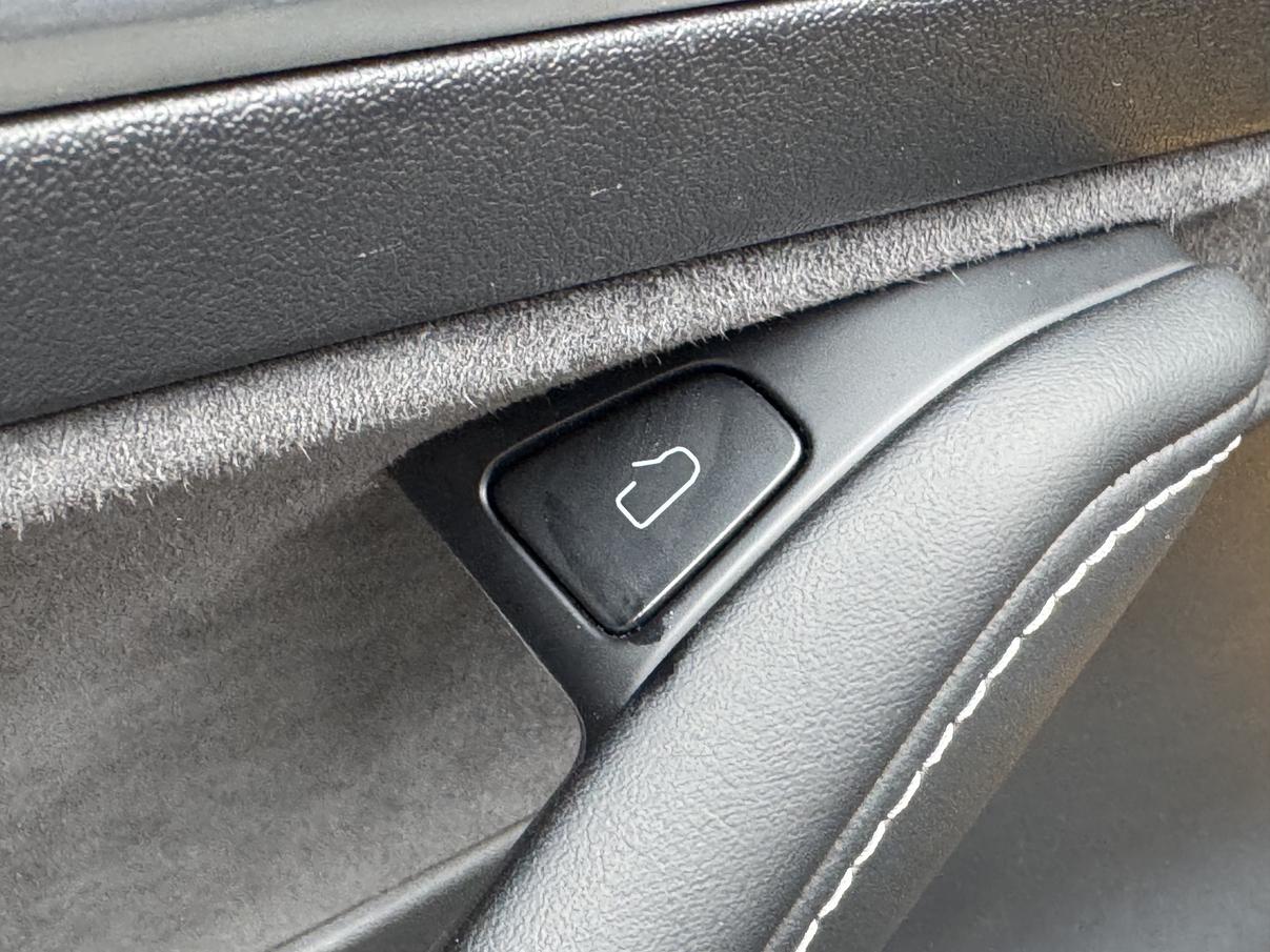 Tesla Model Y 2022 thumb 9