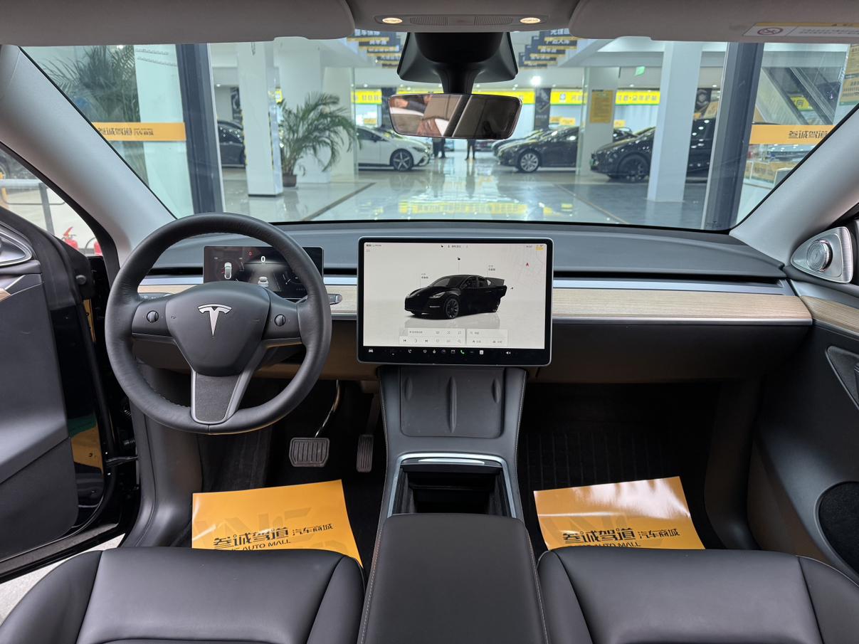Tesla Model Y 2022 thumb 12