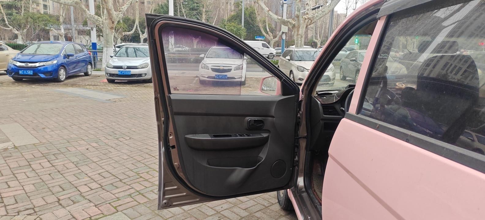 Wuling Hong Guang 2016 thumb 12