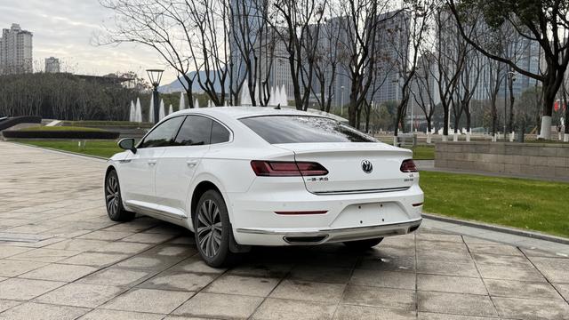 Volkswagen Arteon 2020 thumb 2