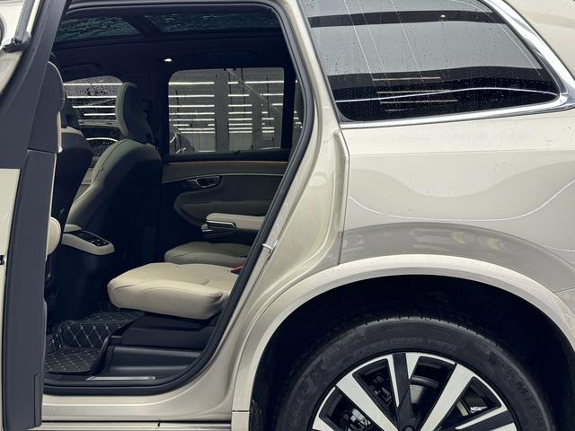 Volvo XC90 2025 thumb 4