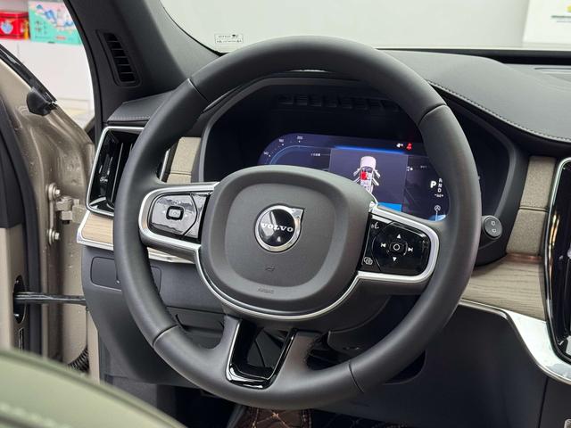Volvo XC90 2025 thumb 9