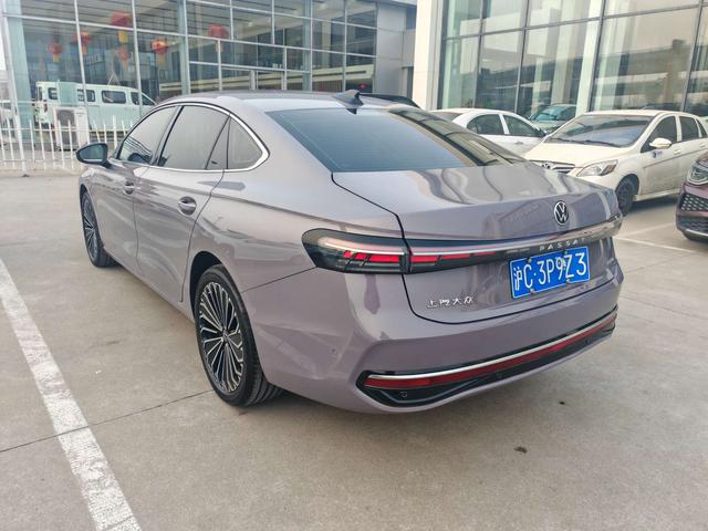 Volkswagen Passat 2025 thumb 7