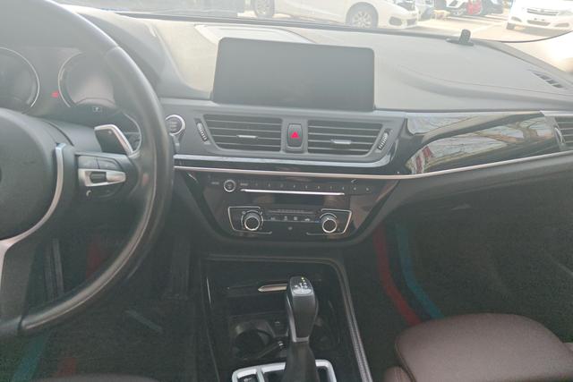BMW 1 серии 2019 thumb 11