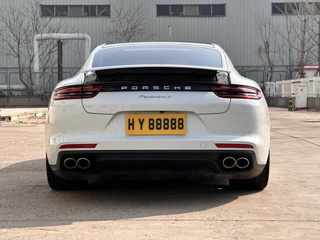 Porsche Panamera 2019 thumb 3