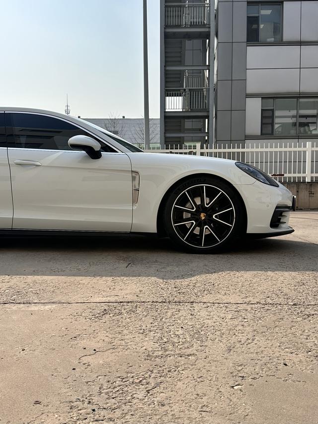 Porsche Panamera 2019 thumb 5