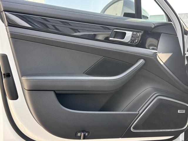 Porsche Panamera 2019 thumb 9