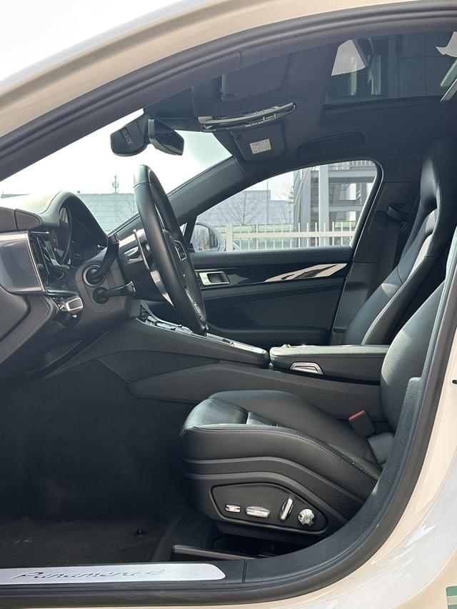 Porsche Panamera 2019 thumb 11