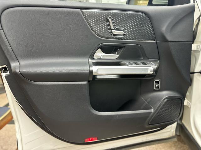 Mercedes-Benz GLB 2024 thumb 6