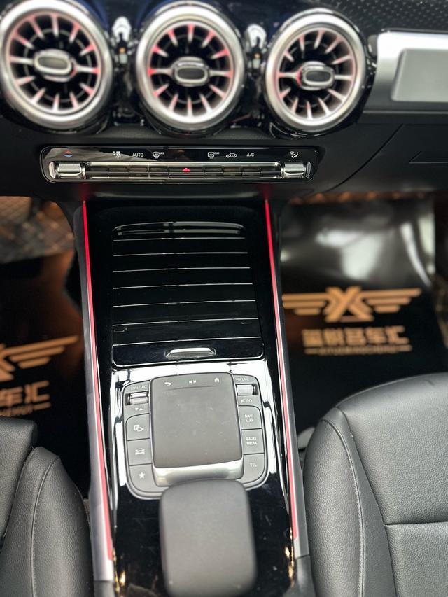 Mercedes-Benz GLB 2024 thumb 9