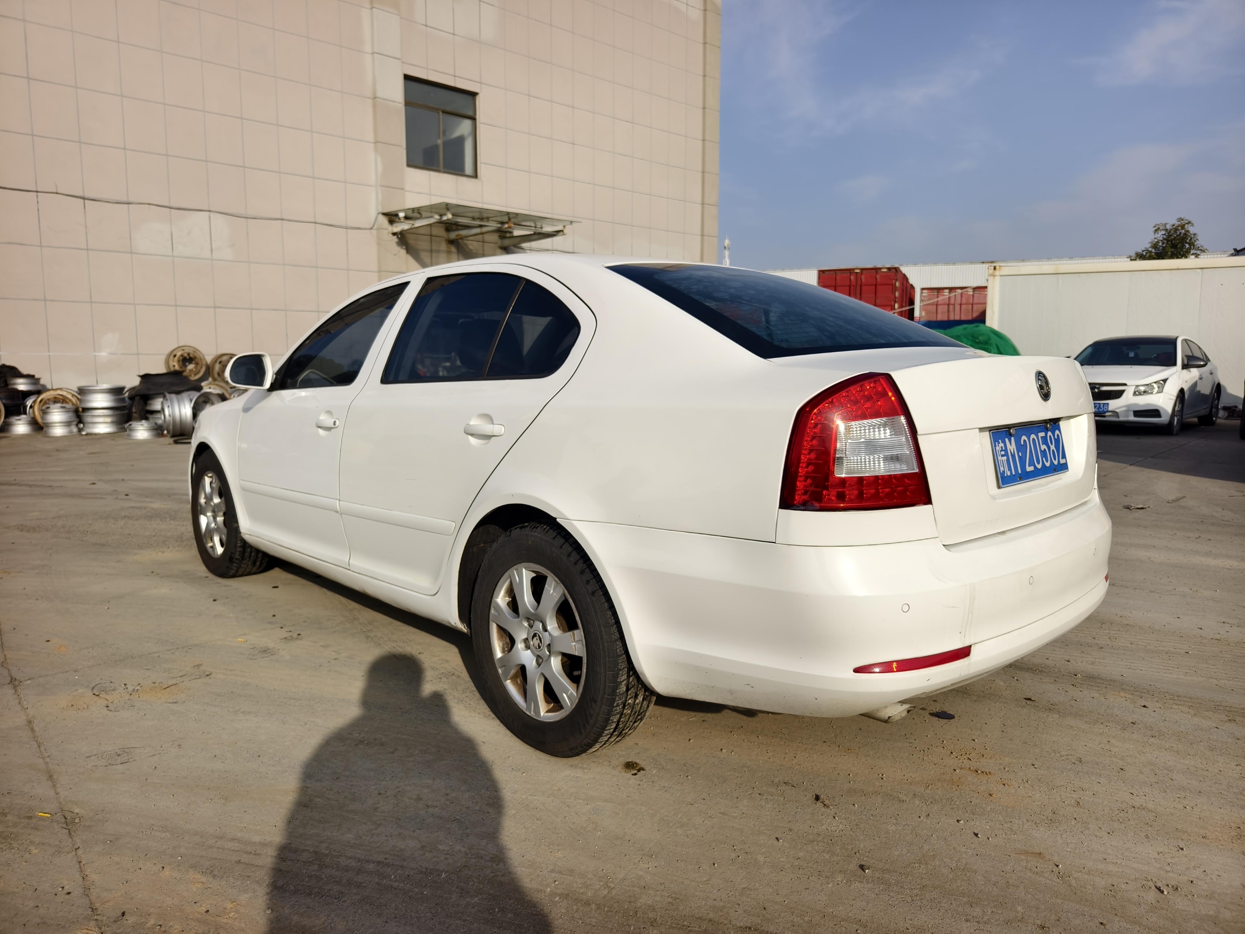 Skoda Octavia 2014 thumb 2