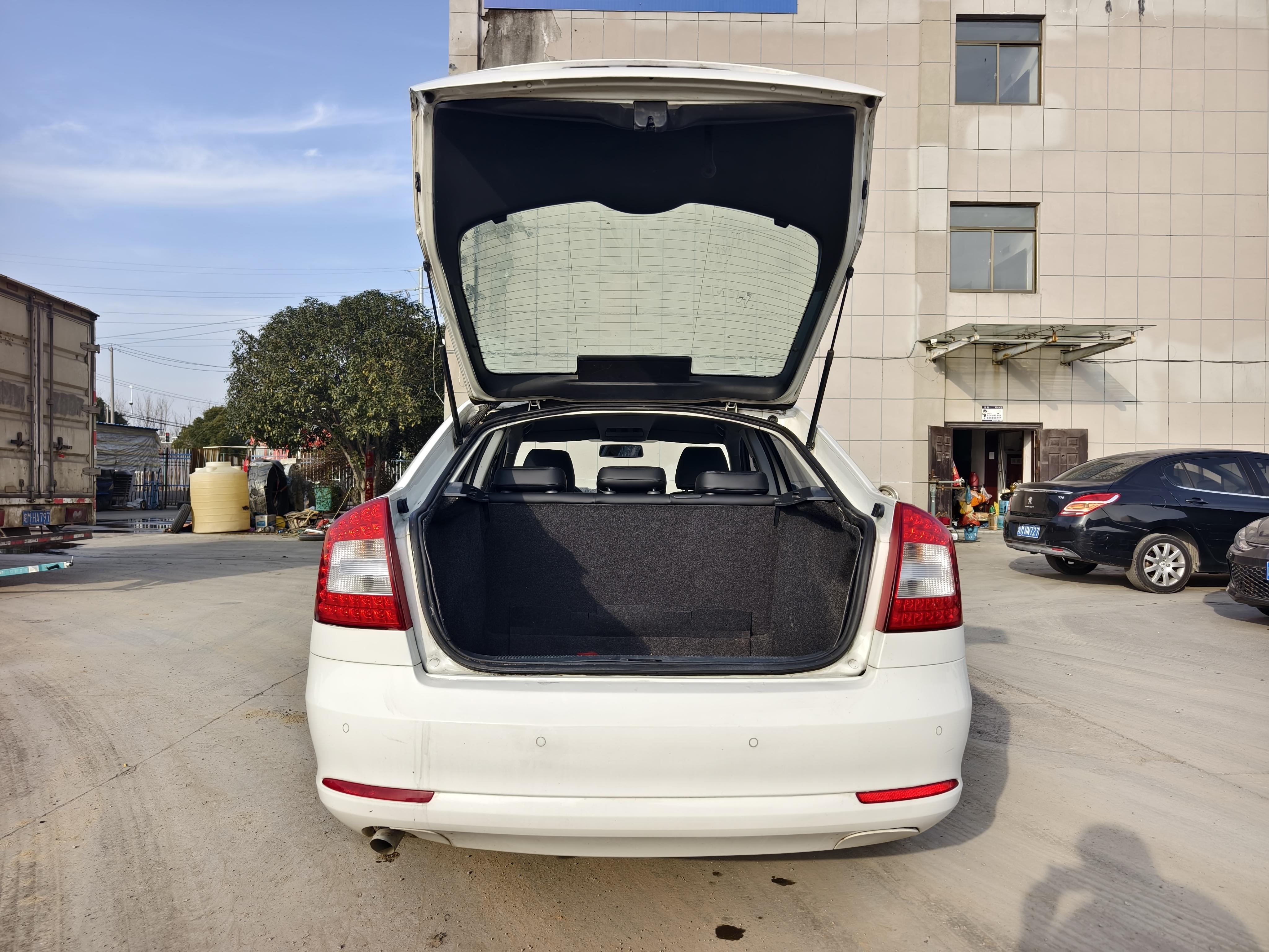 Skoda Octavia 2014 thumb 3