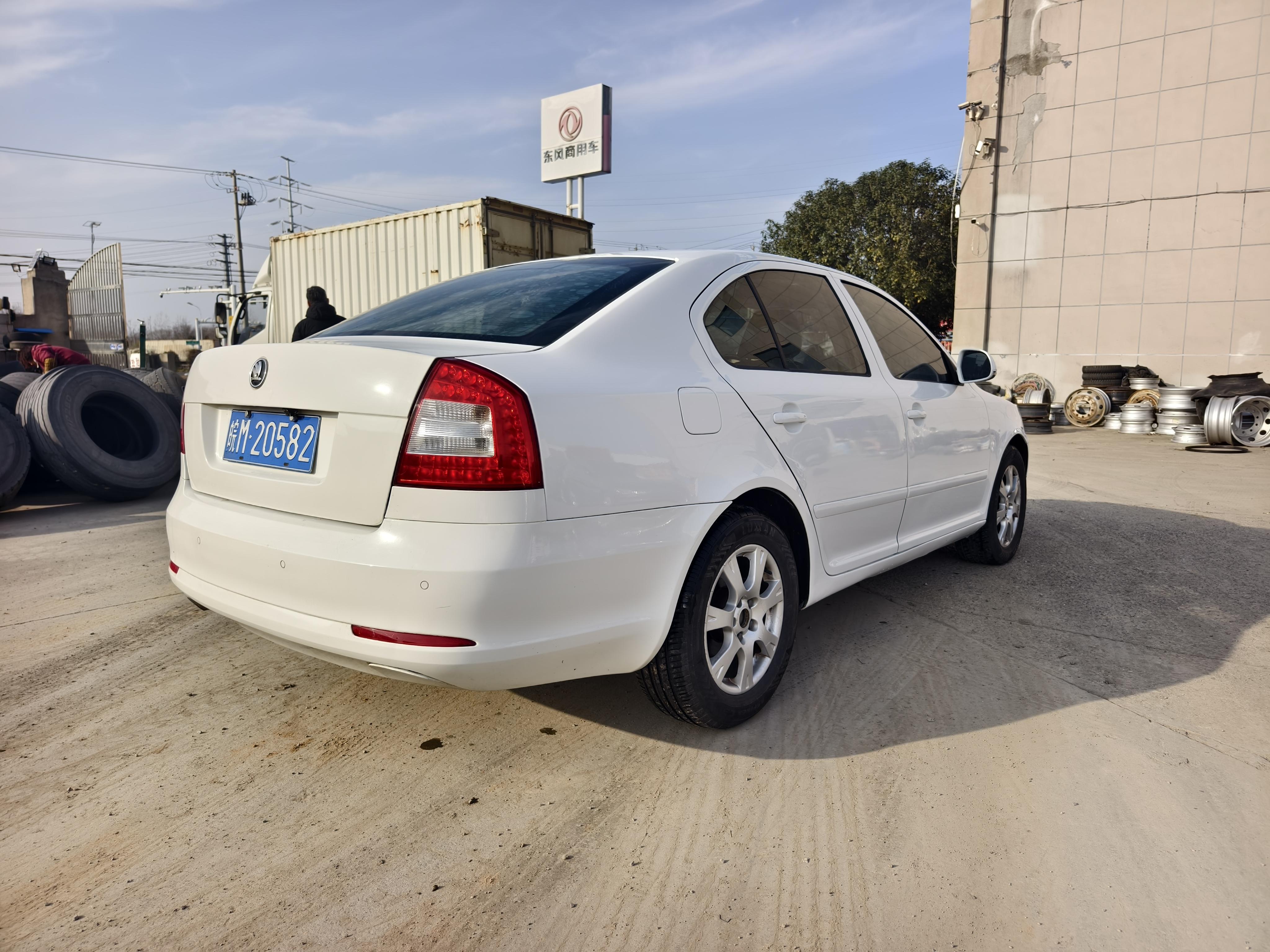 Skoda Octavia 2014 thumb 4