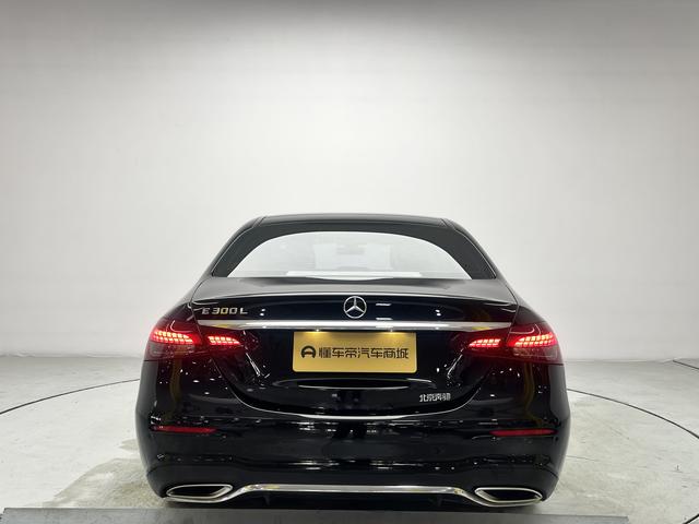Mercedes-Benz E-Class 2023 thumb 3
