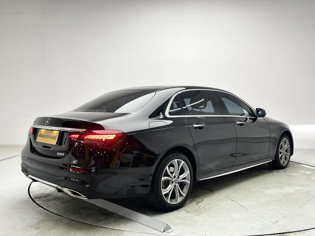 Mercedes-Benz E-Class 2023 thumb 4