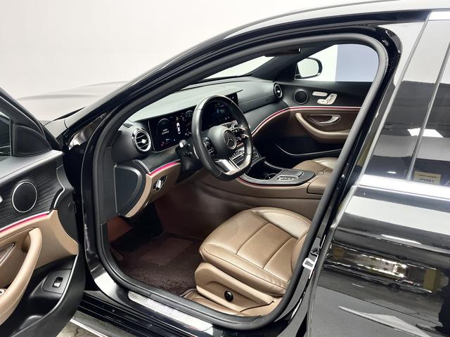 Mercedes-Benz E-Class 2023 thumb 9