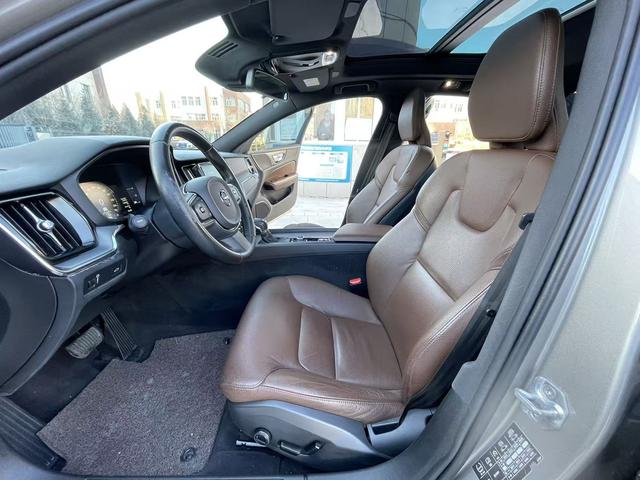 Volvo S60 2021 thumb 2