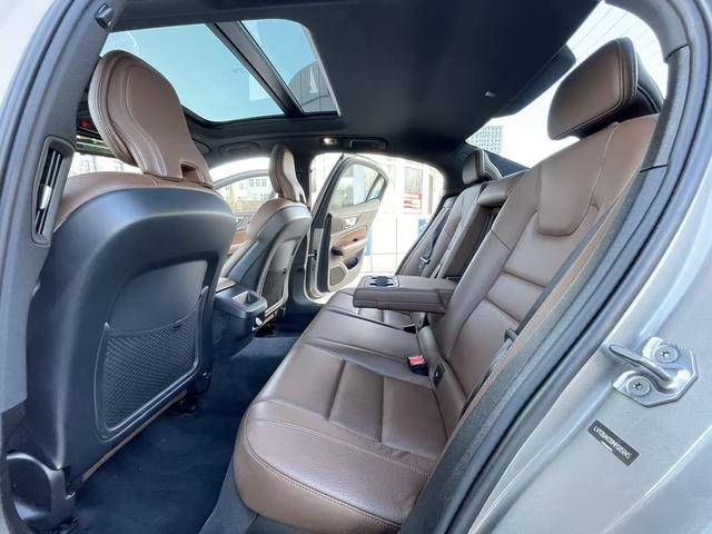 Volvo S60 2021 thumb 3