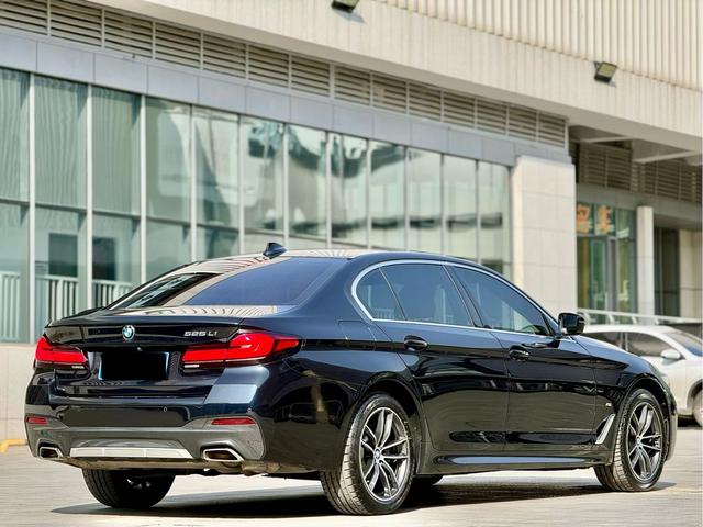 BMW 5 серии 2022 thumb 12