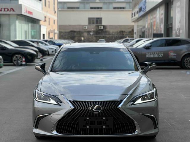 Lexus ES 2021 thumb 9