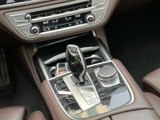 BMW 7 серии 2021 thumb 2