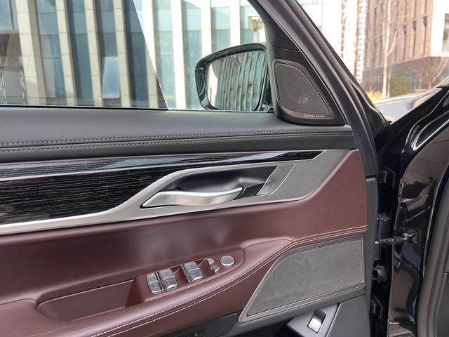BMW 7 серии 2021 thumb 4