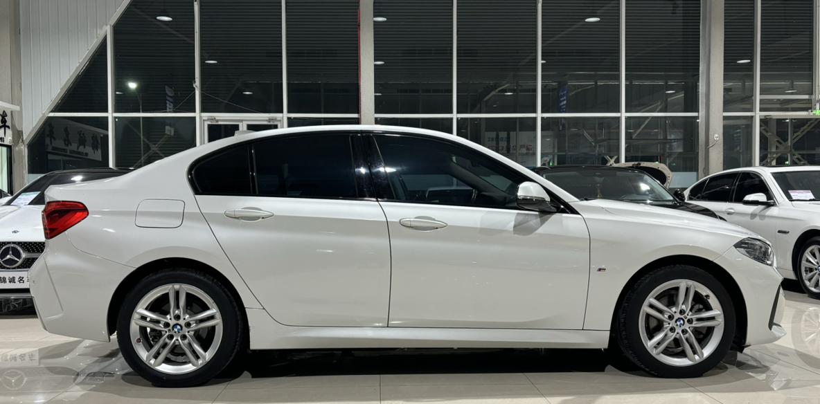 BMW 1 серии 2019 thumb 5