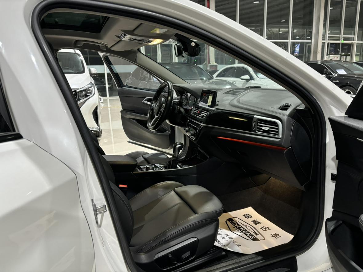 BMW 1 серии 2019 thumb 9