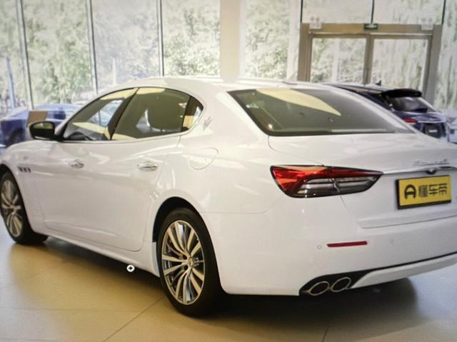 Mercedes-Benz C-Class 2022 thumb 3