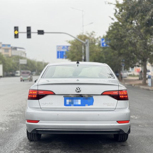 Volkswagen Sagitar 2021 thumb 2