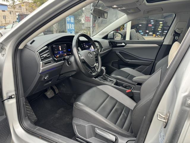 Volkswagen Sagitar 2021 thumb 4