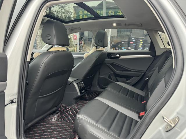 Volkswagen Sagitar 2021 thumb 6