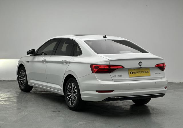 Volkswagen Sagitar 2021 thumb 2
