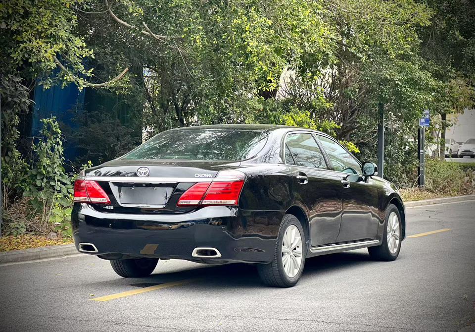 Toyota Crown 2014 thumb 3