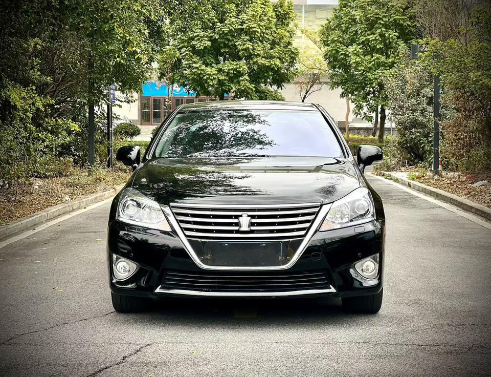 Toyota Crown 2014 thumb 9