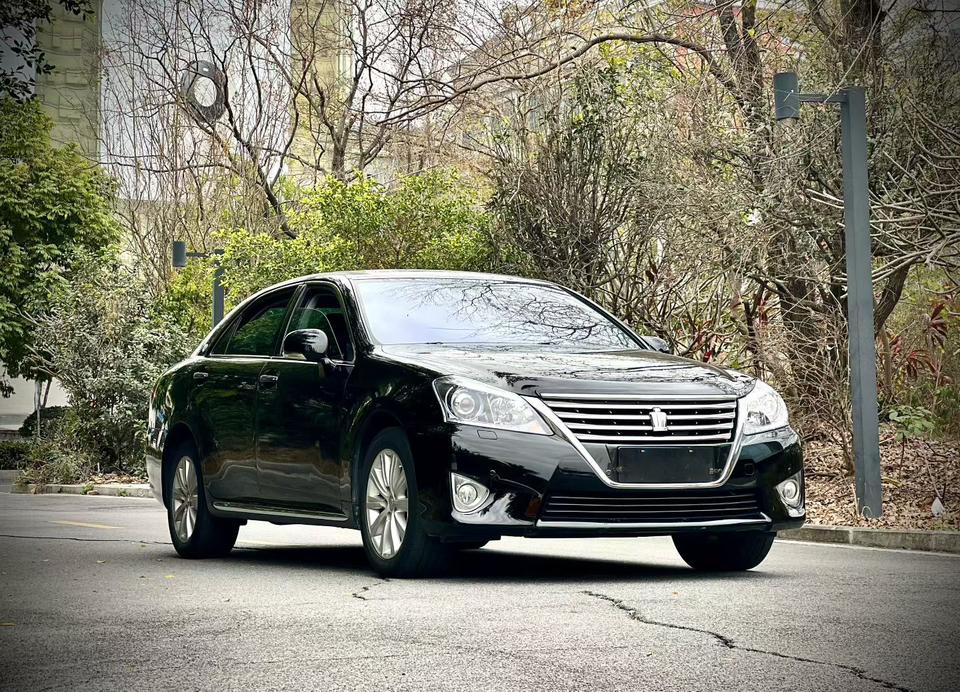 Toyota Crown 2014 thumb 10