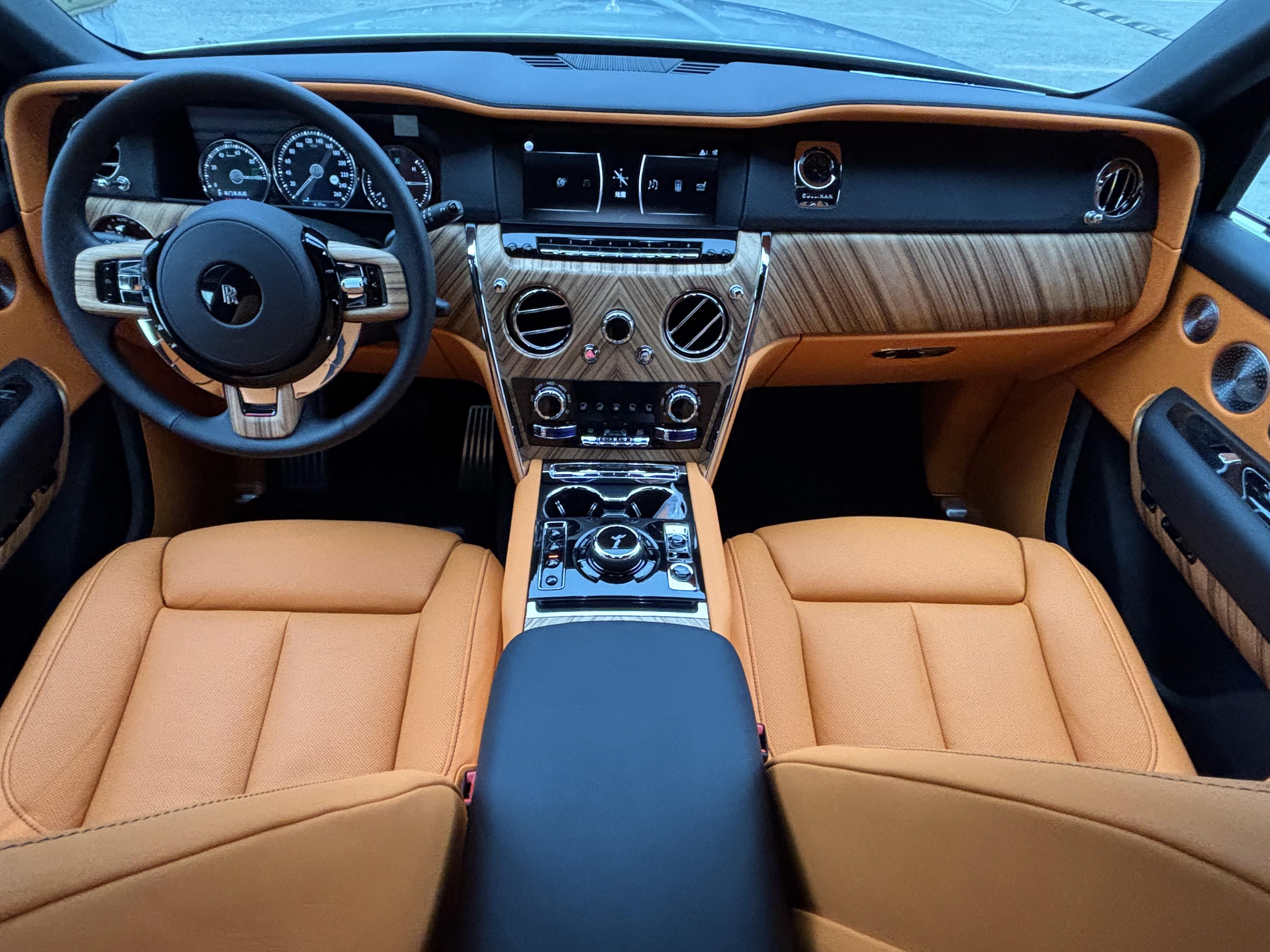 Rolls-Royce Cullinan 2023 thumb 11