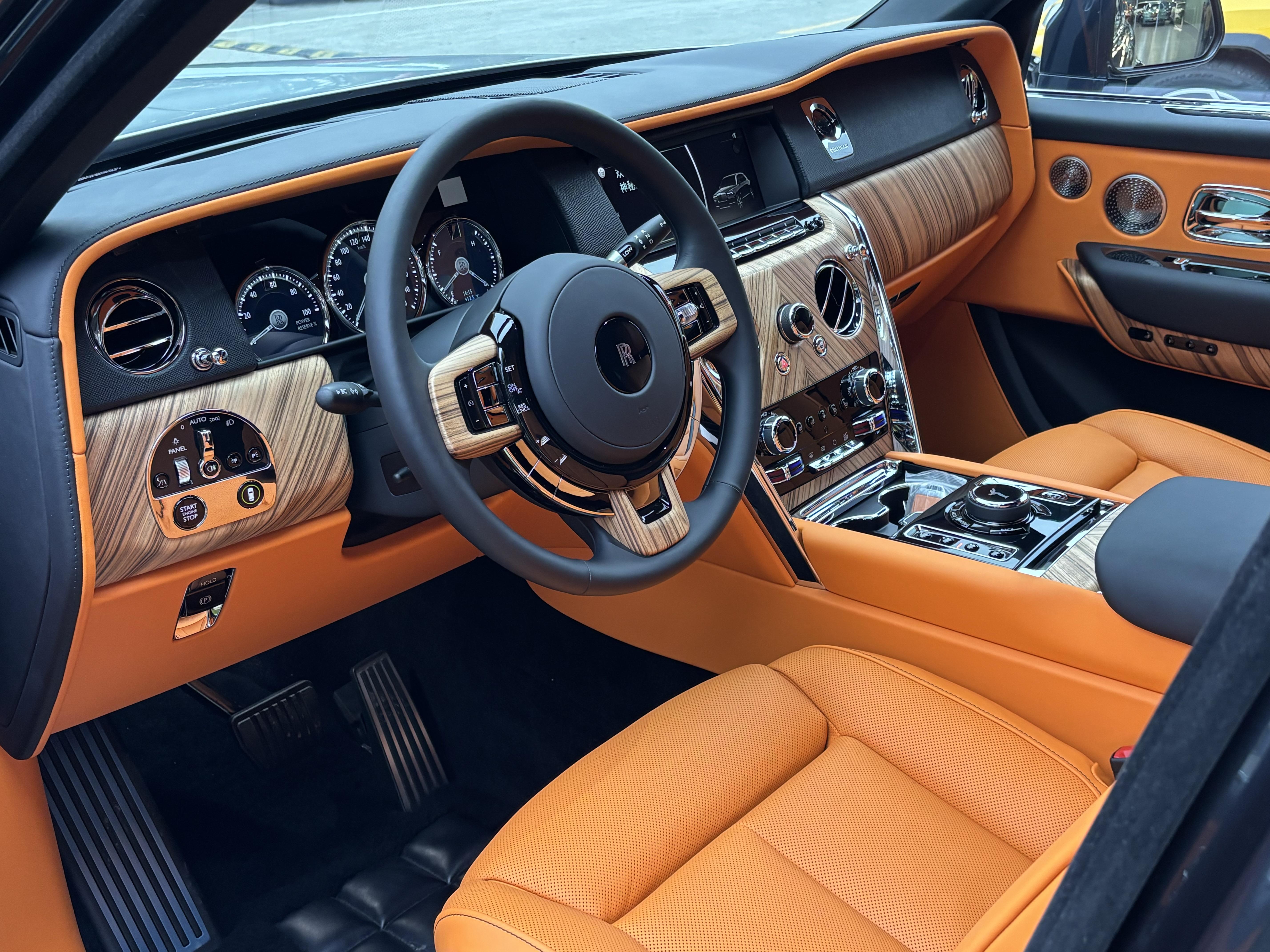 Rolls-Royce Cullinan 2023 thumb 12