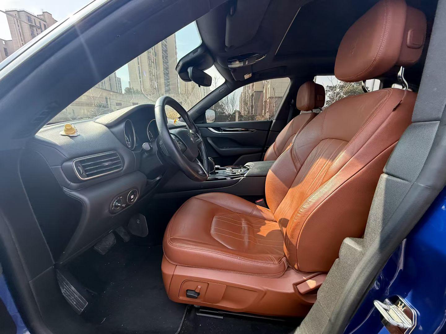 Maserati Levante 2018 thumb 6
