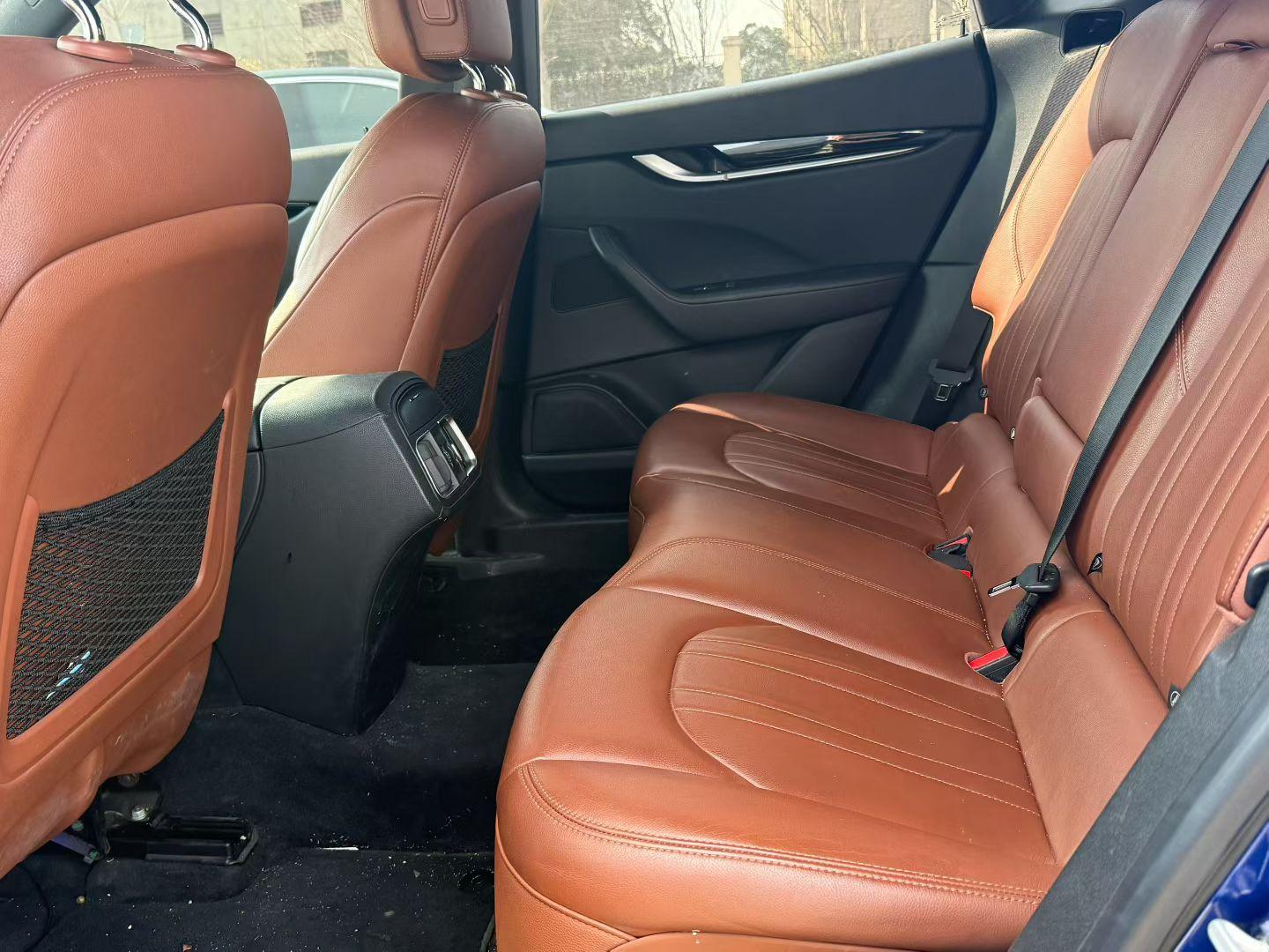Maserati Levante 2018 thumb 7