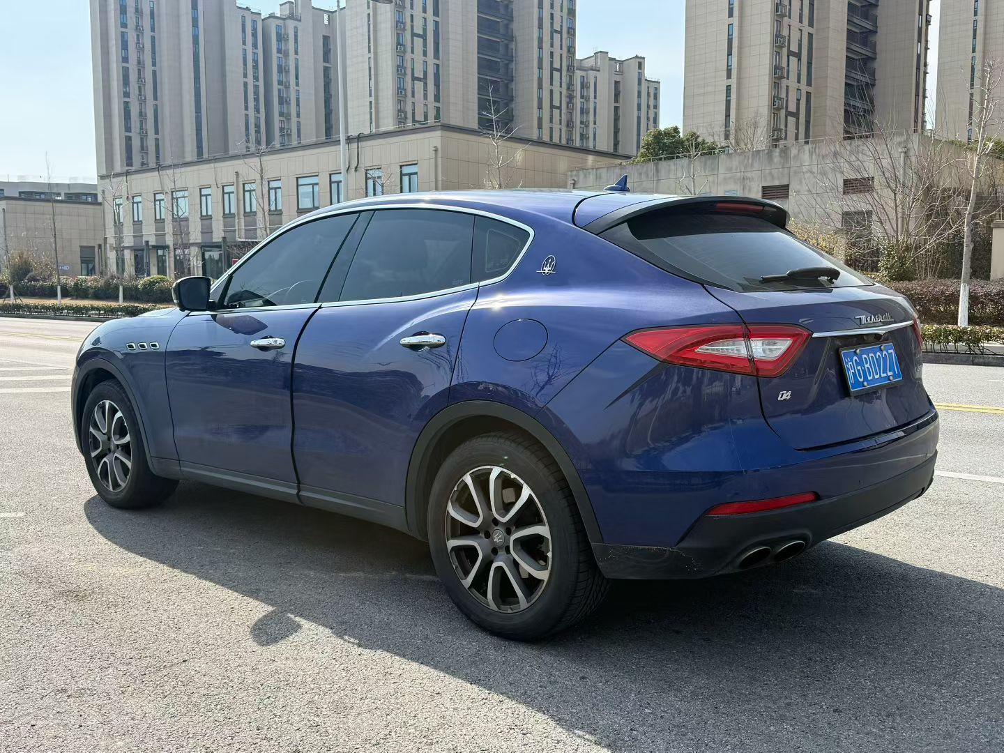 Maserati Levante 2018 thumb 11