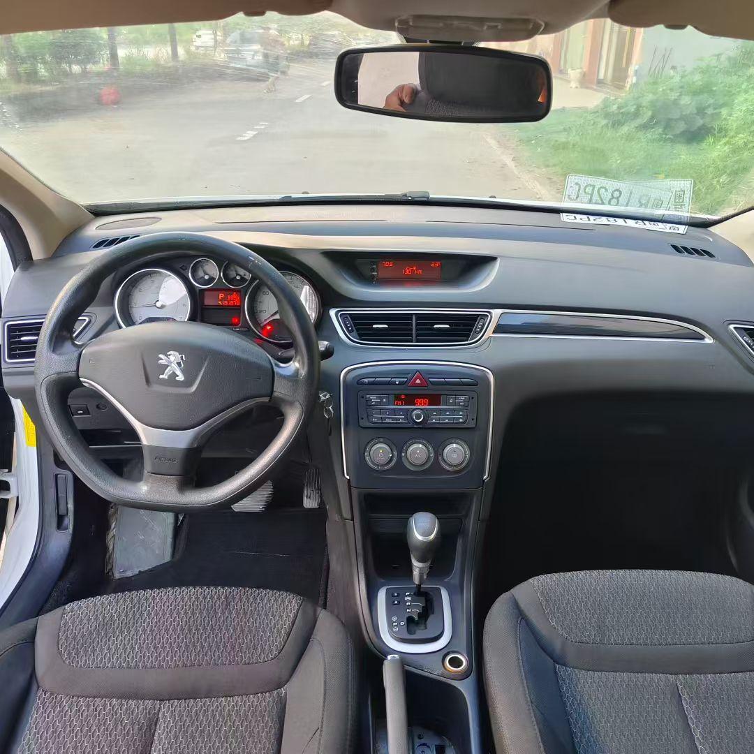 Peugeot 308 2015 thumb 5
