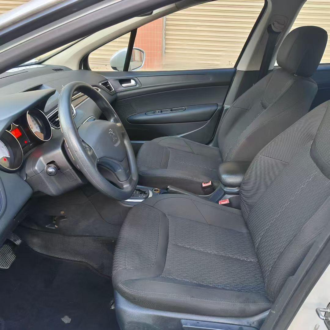 Peugeot 308 2015 thumb 6