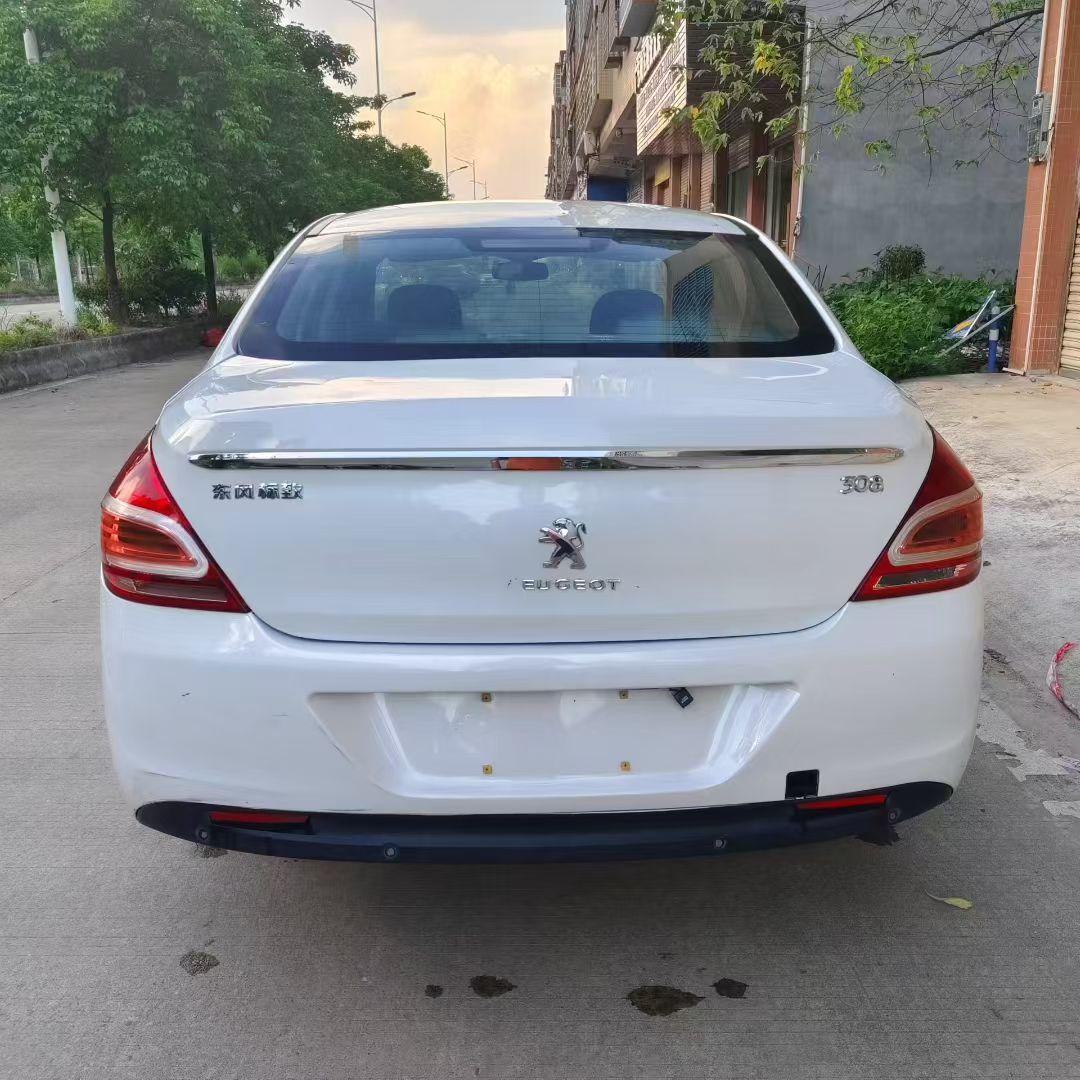 Peugeot 308 2015 thumb 12