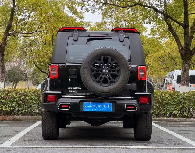 BJ 40 2023 thumb 3