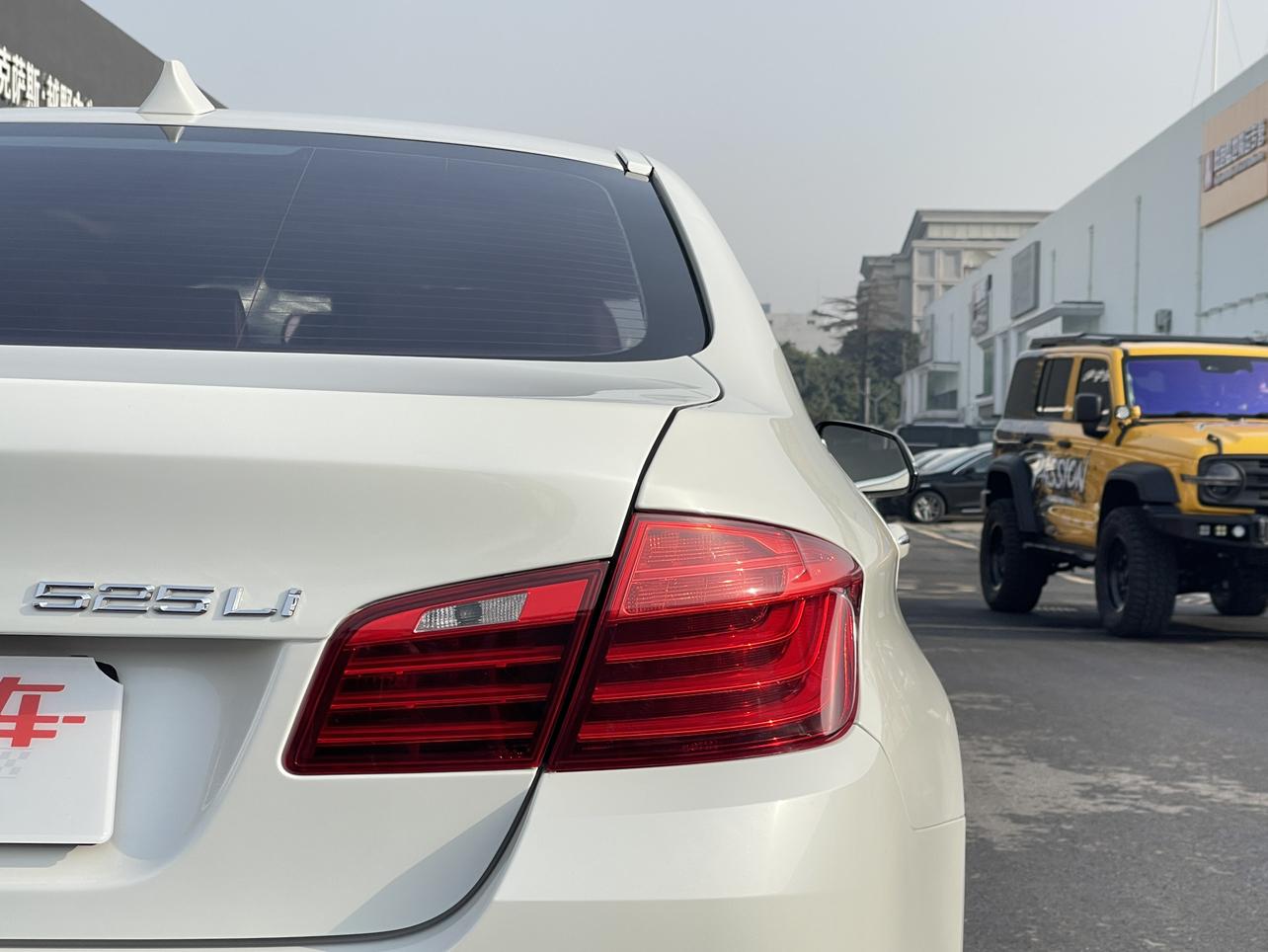 BMW 5 серии 2016 thumb 7