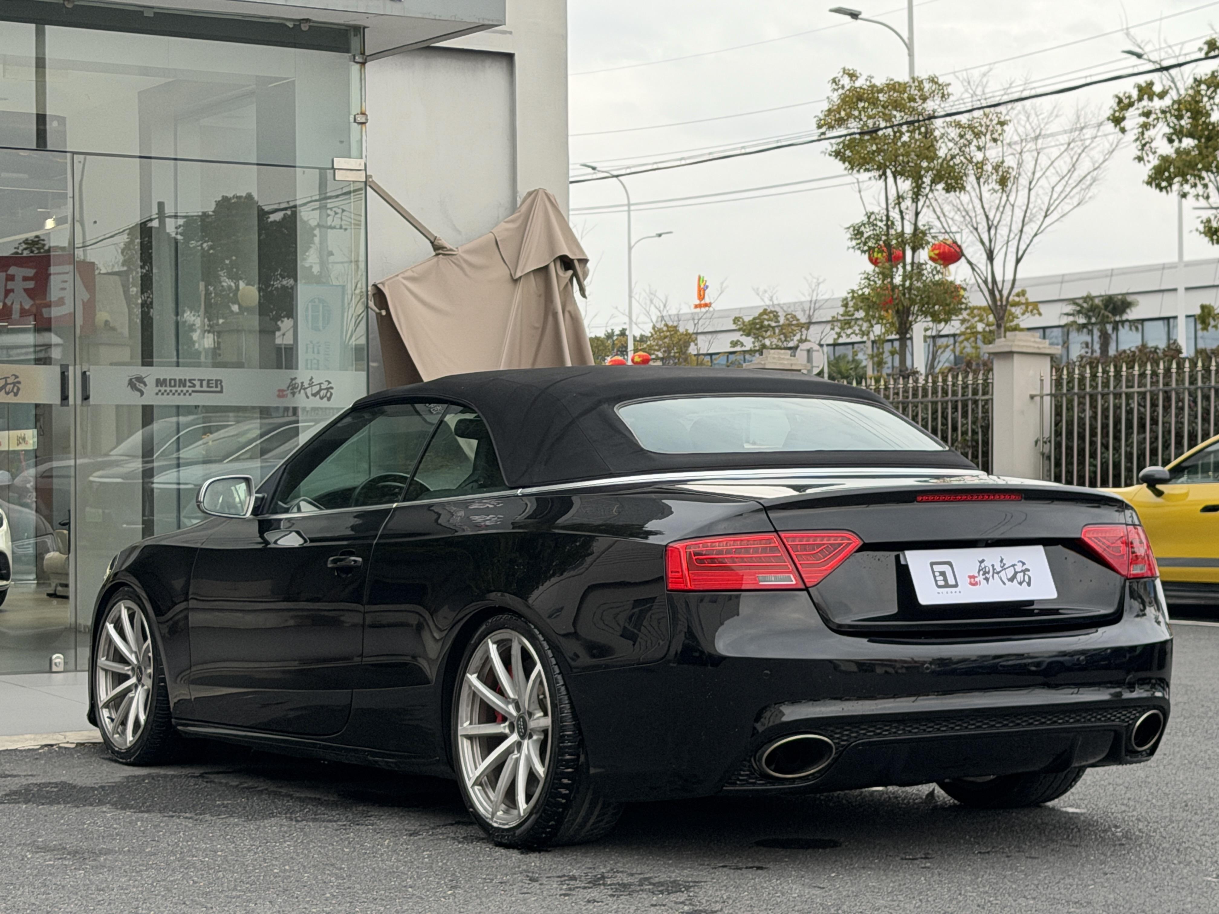 Audi S5 2010 thumb 3