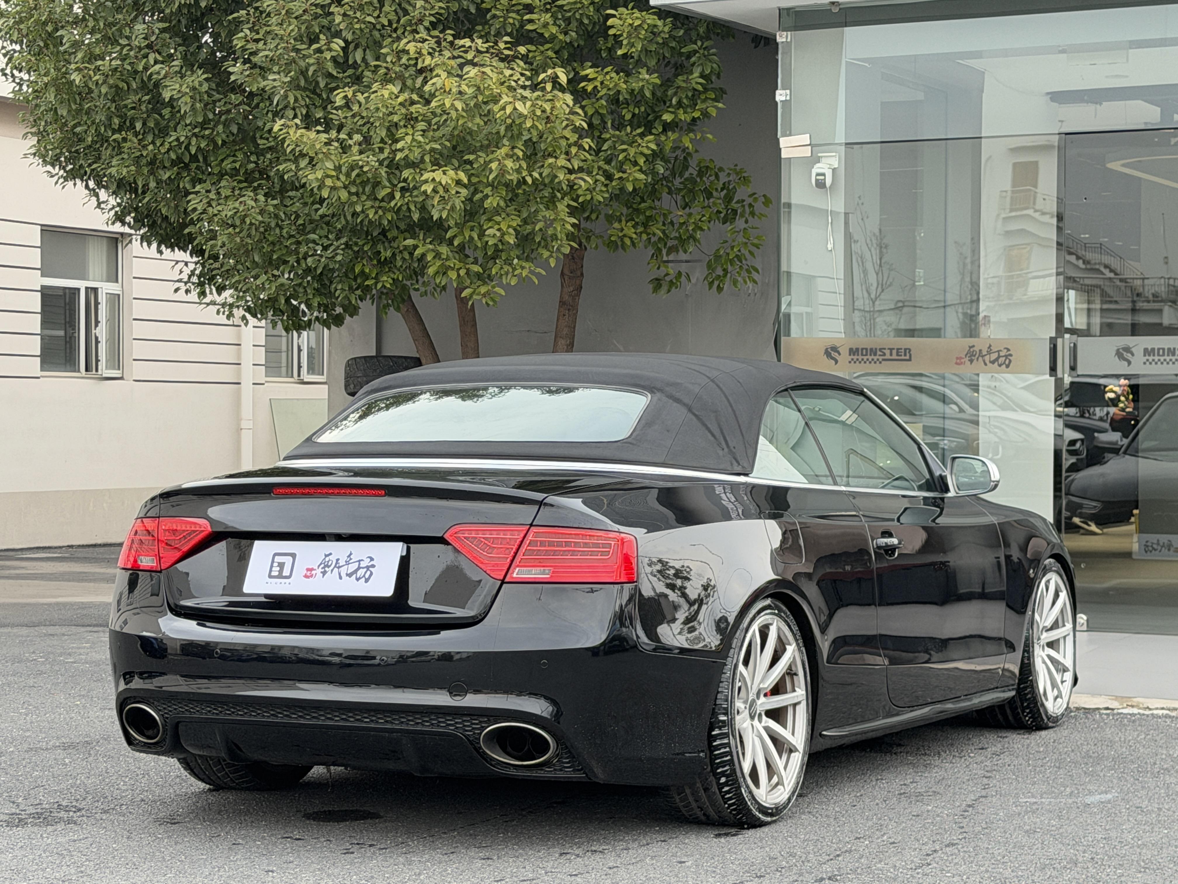 Audi S5 2010 thumb 5